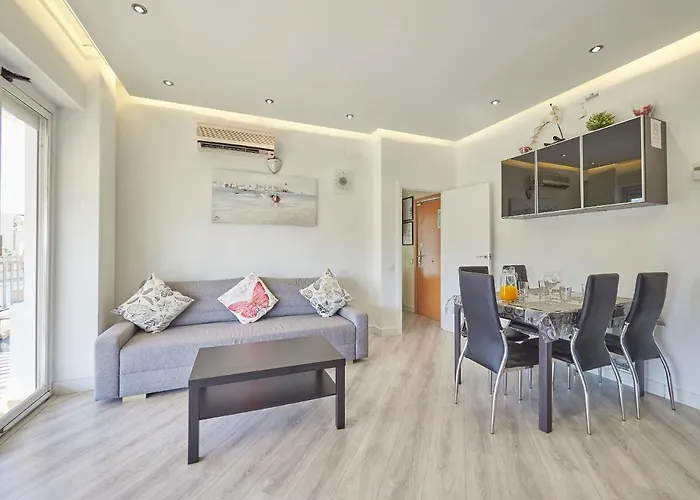 Unique Cozy Scenic Penthouse